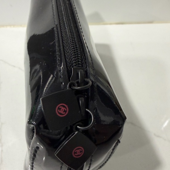 CHANEL Glossy Black Makeup Pouch with Pink Logo - Picture 3 of 3